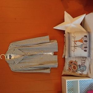 Ann Taylor large black and white lined coat with pockets